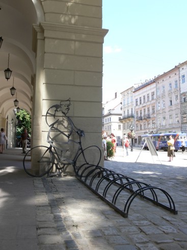 вело парковка электровелосипедов во Львове