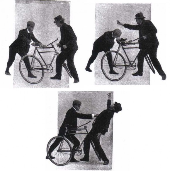 Отражение атаки нападающего с «велосипедом-щитом»