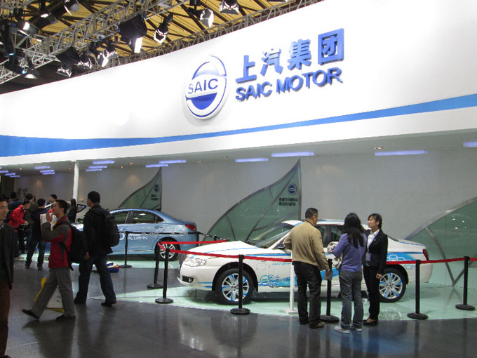 Китайская компания SAIC motor представила целую линейку гибридов и электромобилей